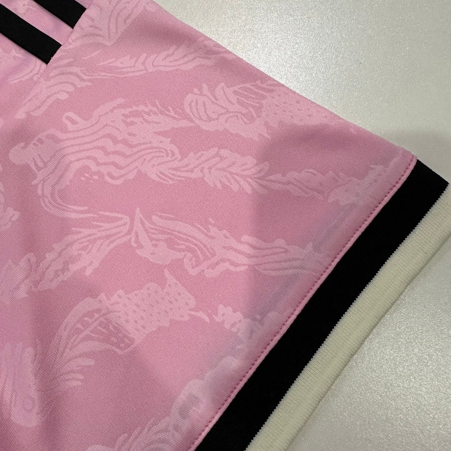 Juventus 26/27 Away Pink kit