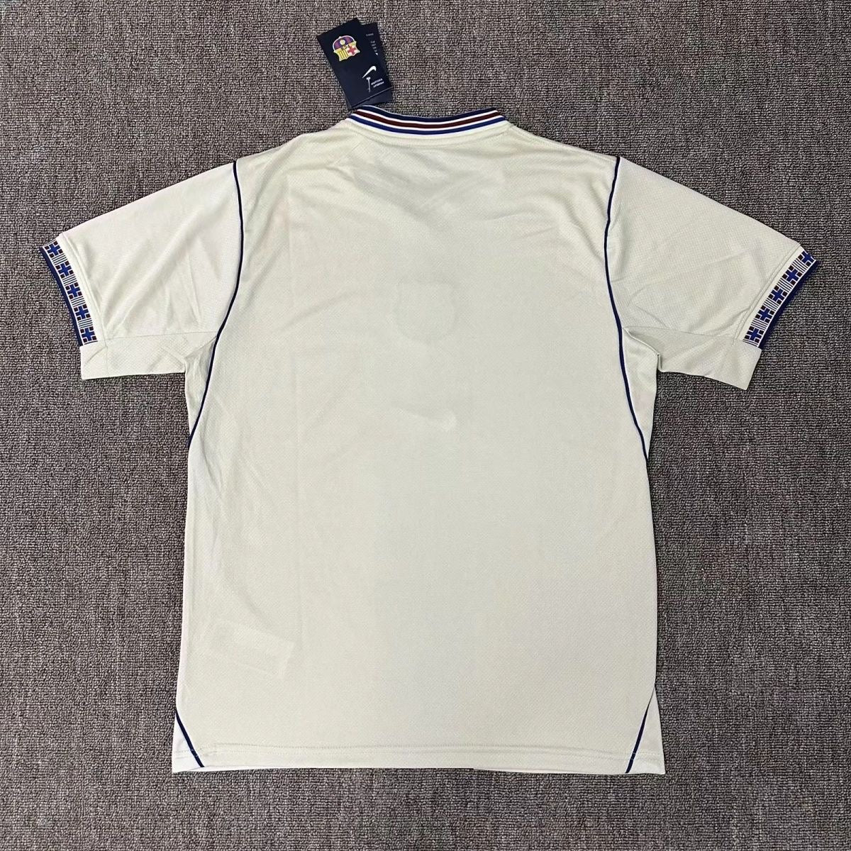 Barcelona 26/27 White training kit