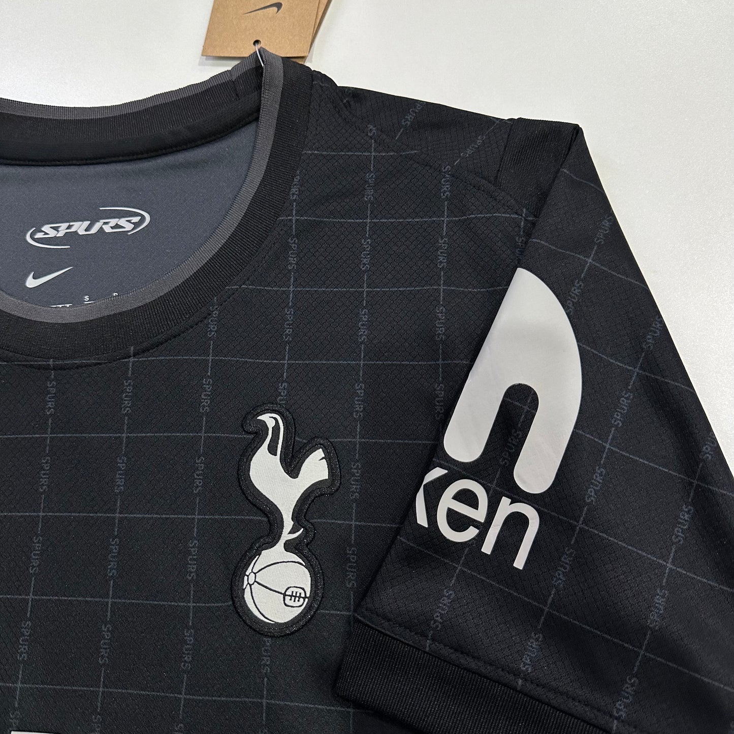 Tottenham Hotspurs 25/26 Away black kit