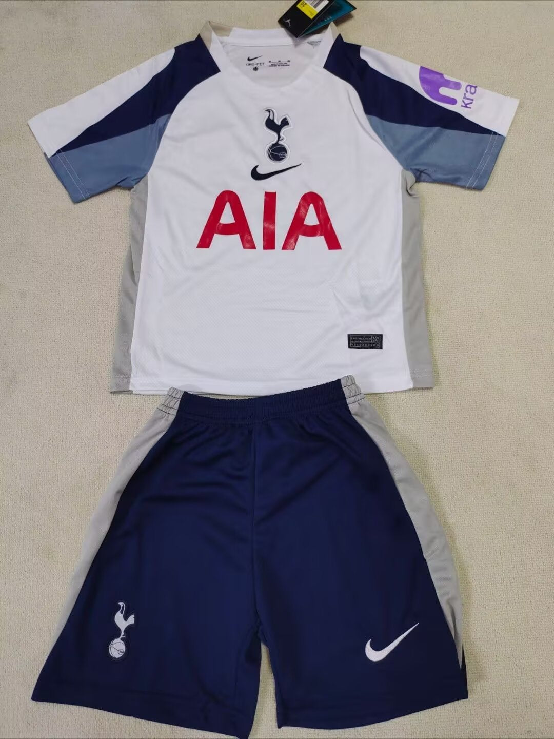 Tottenham Hotspurs 25/26 Kids Home kit