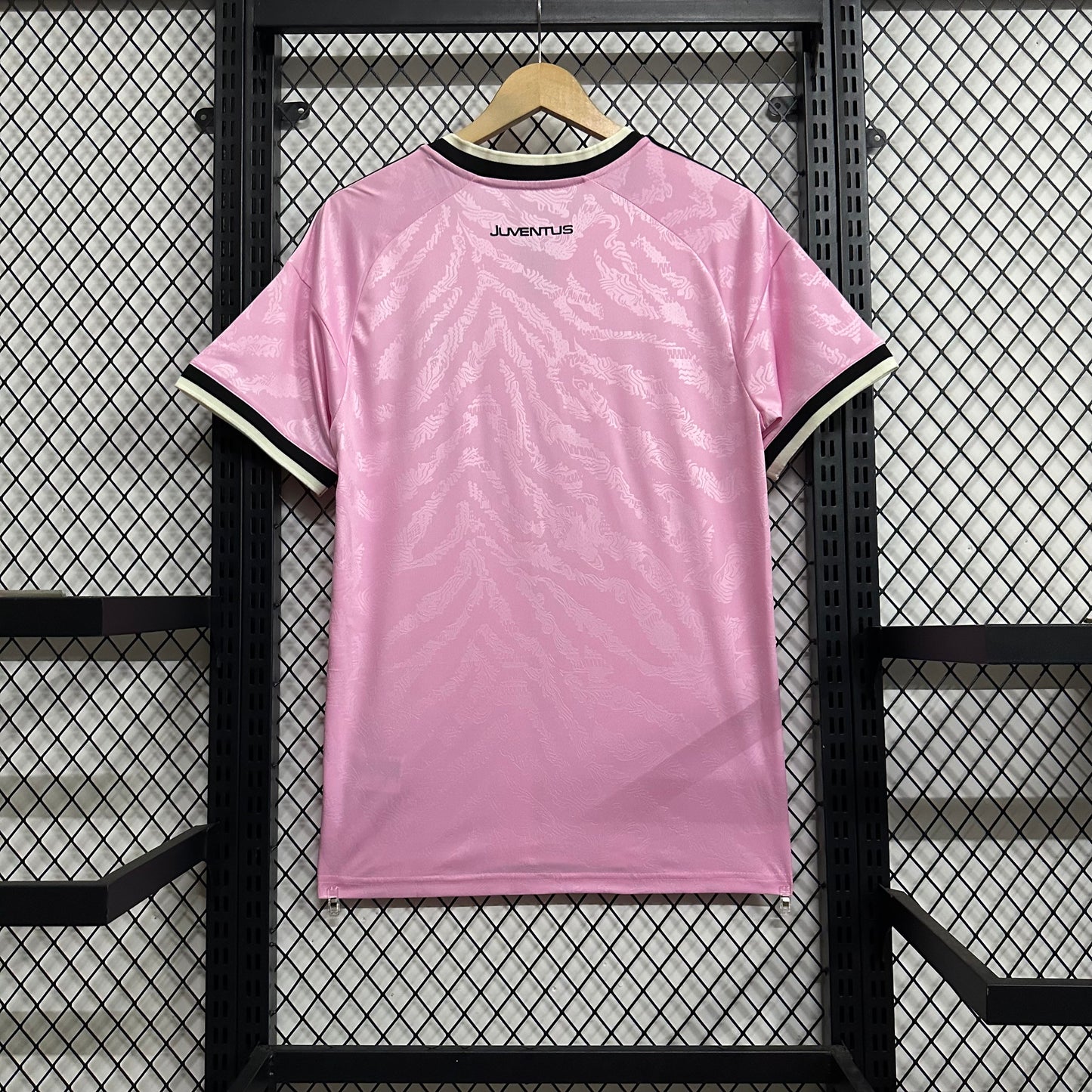 Juventus 26/27 Away Pink kit