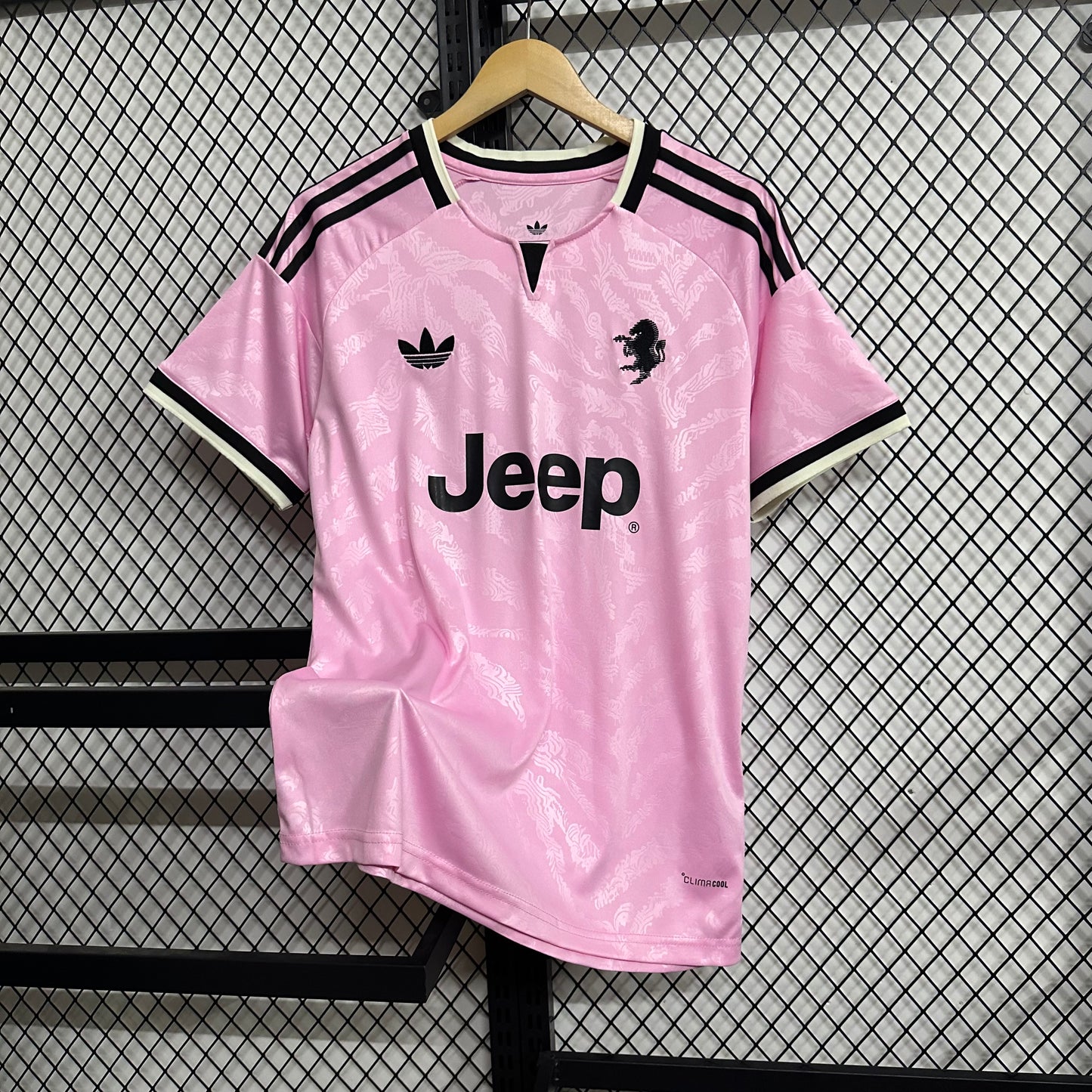 Juventus 26/27 Away Pink kit