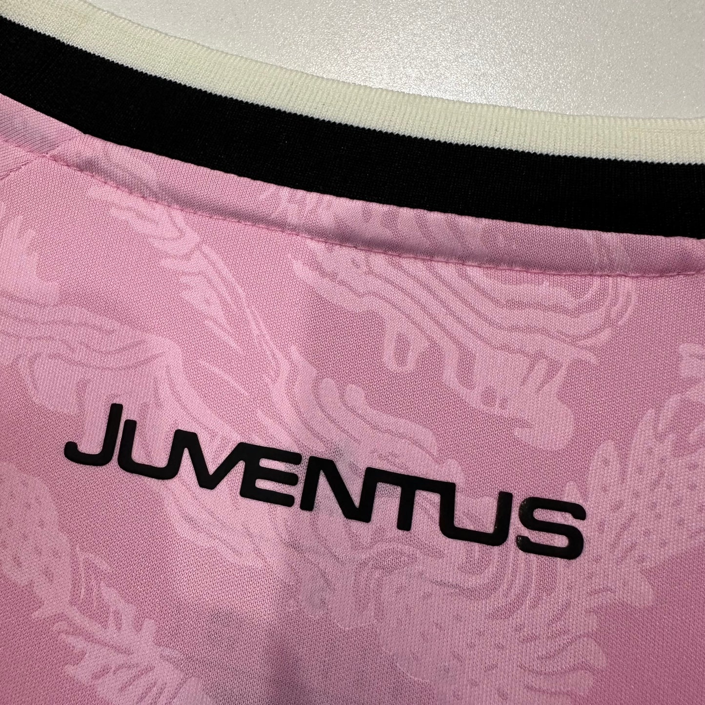Juventus 26/27 Away Pink kit