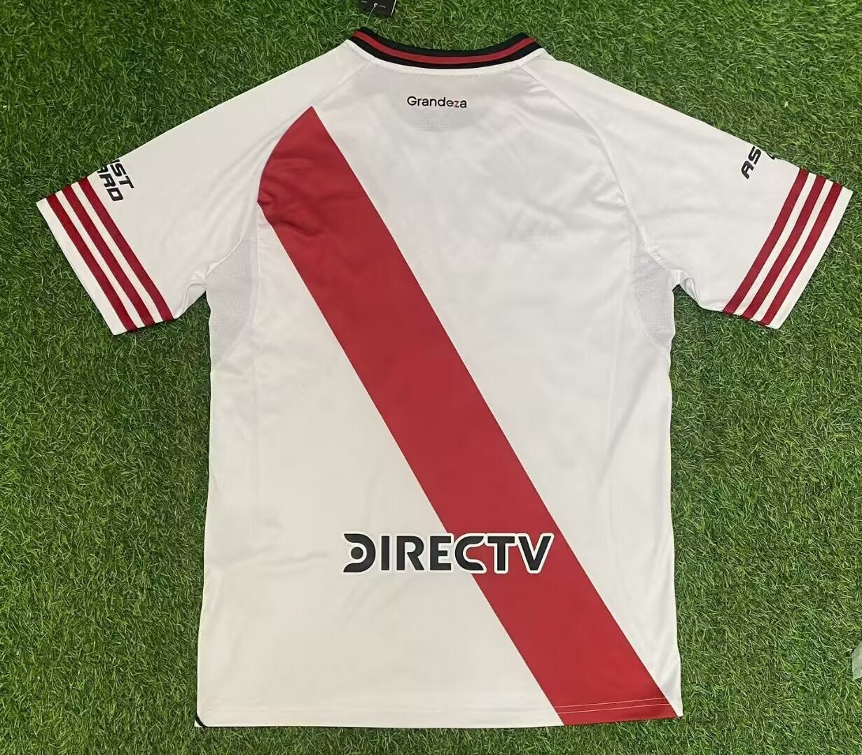 River Plate  25/26 Home kit