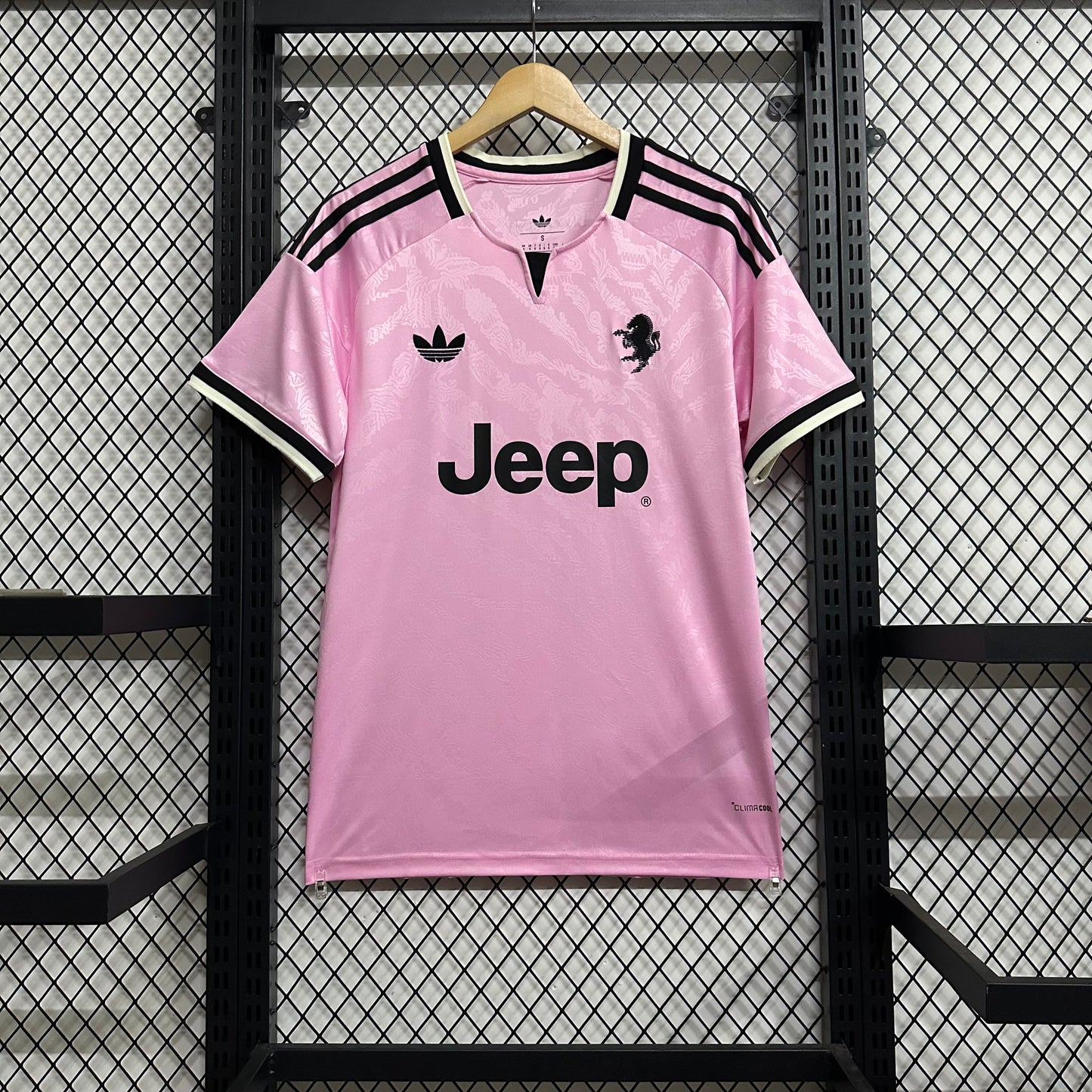 Juventus 26/27 Away Pink kit
