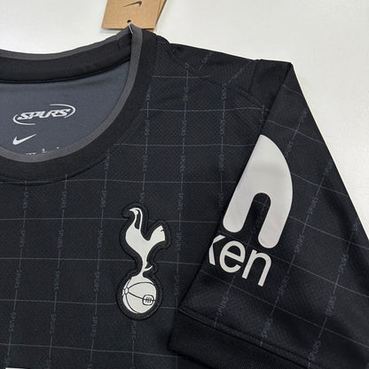 Tottenham Hotspurs 25/26 Away black kit