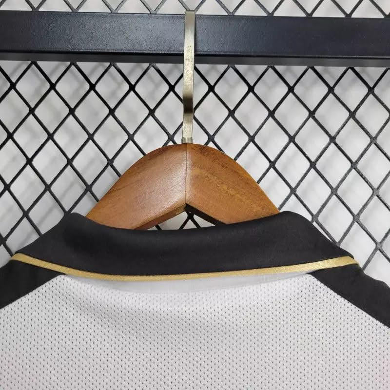 Manchester United Retro 01/02 Away kit