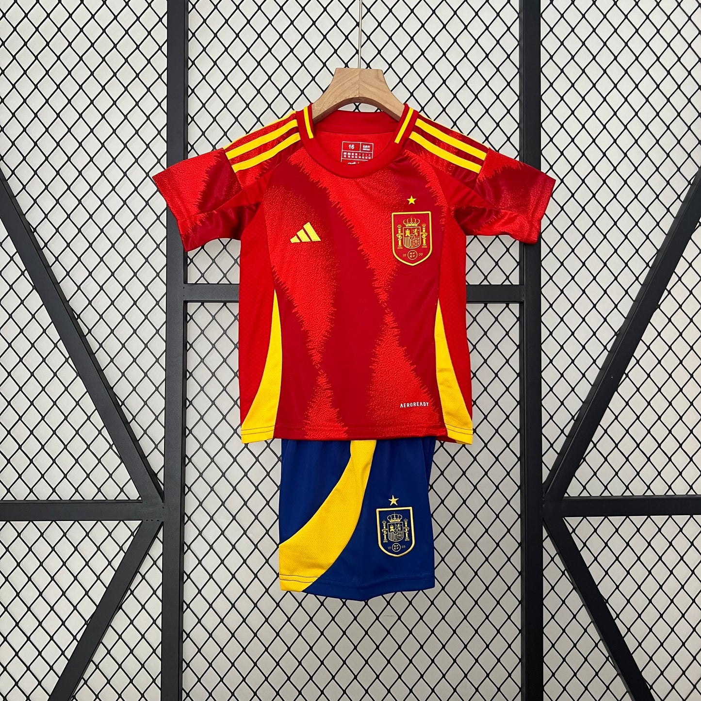 Spain 24/25 Kids kit