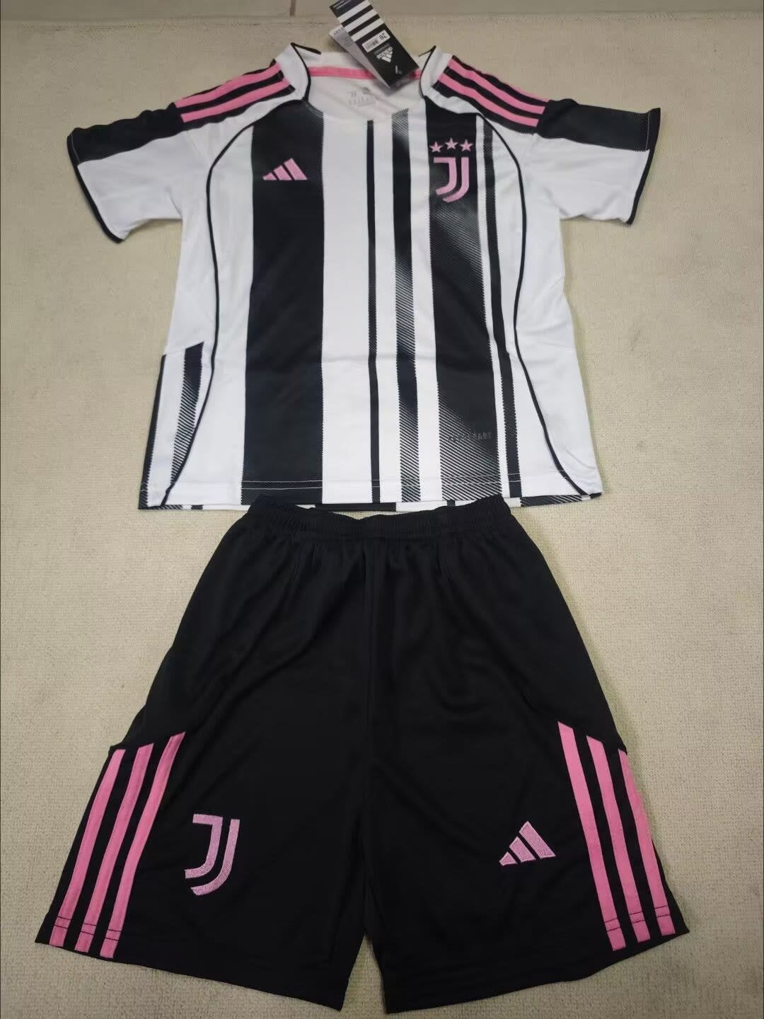 Juventus 25/26 Kids Home Kit