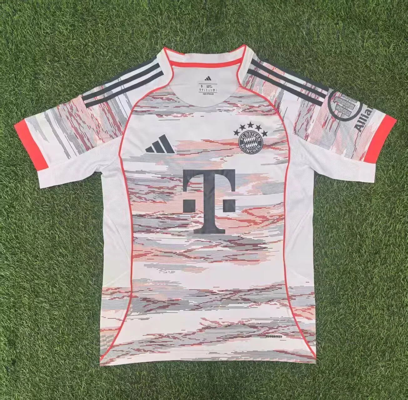 Bayern Munich 24/25 Away kit